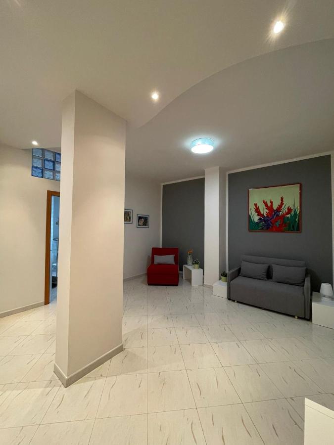 Comfort Apartment And Terrace Nel Cuore Di Bari Exterior photo